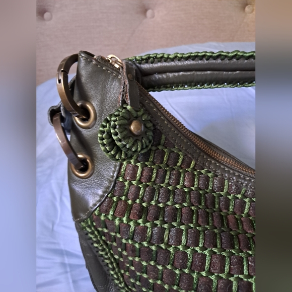 Isabella Fiore Large Green Woven Pine Cone Genuine Leather Hobo Handbag - Picture 3 of 14